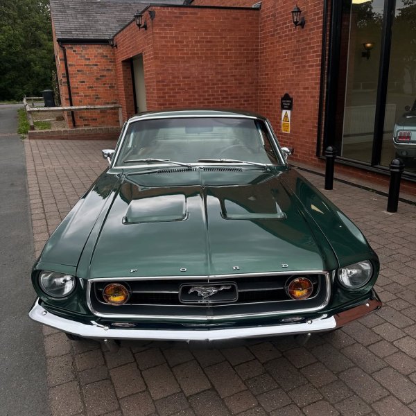 MUSTANG 1967 FASTBACK OU 560 MIL NO PIX